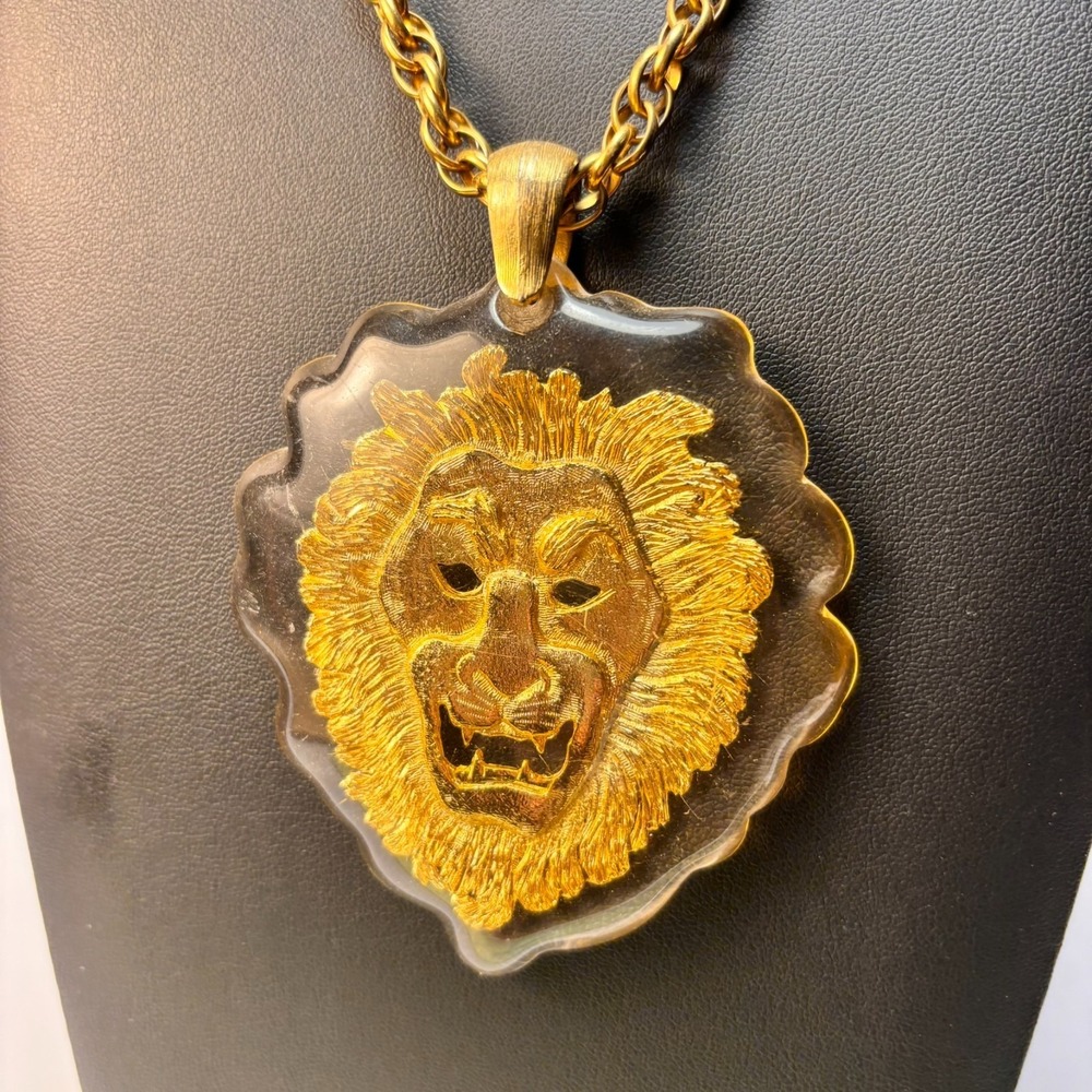 Lucite Encased Lion Medallion Pendant Necklace Vintage 1970s Chunky Unique Leo